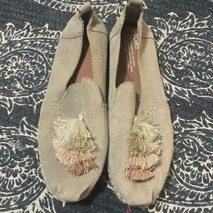 Tom’s NWOT suede tassel slip on.